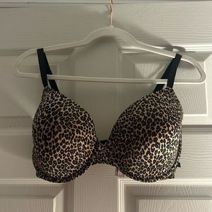 Victoria’s Secret Lined Demi Bra 36DDD